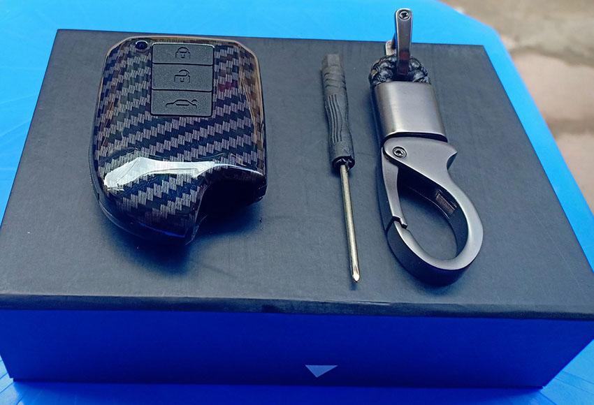 Bao Da Chìa Khóa Xe Toyota Vios 2019 2020 Mẫu Carbon Có Móc Khóa Đi Kèm - Kiểu Dáng Sang Trọng, Độ Bền Cao, BảoVệ Chìa Khóa Tránh Trầy Xước Chống Va Đập