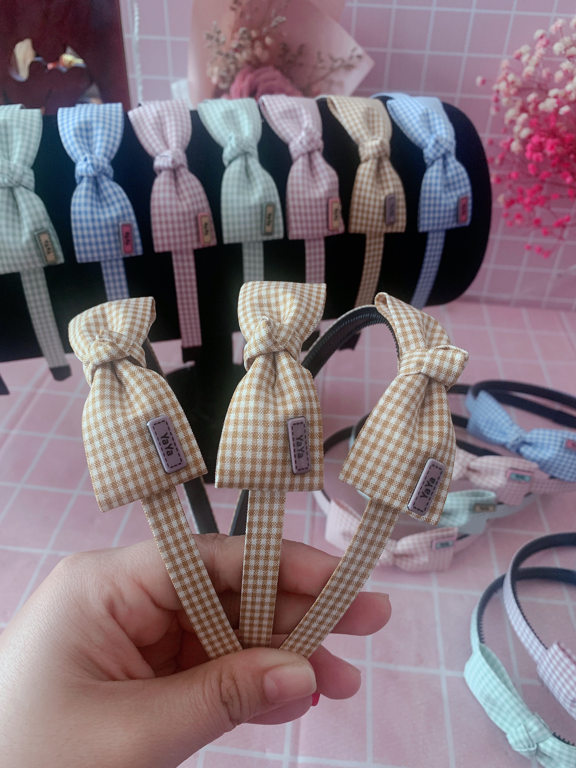 Cài Tóc Nơ Cho Bé Họa Tiết Caro 5 Màu