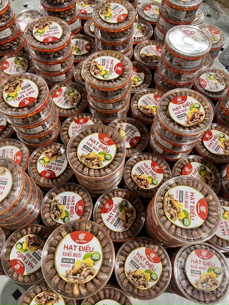 Hạt Điều Rang Muối Xếp Hoa - Hộp 500gram