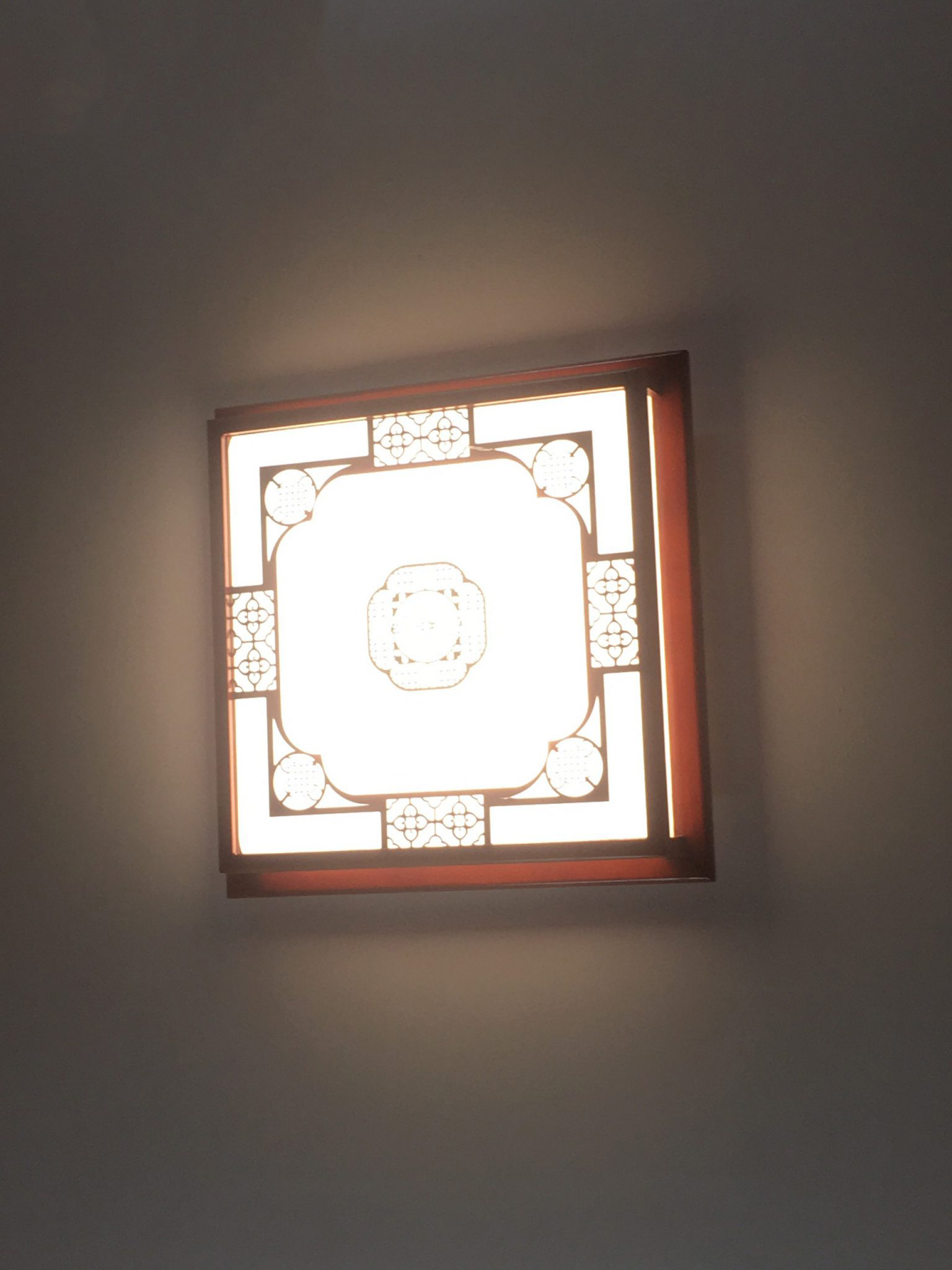 Đèn ốp trần gỗ phòng thờ N178