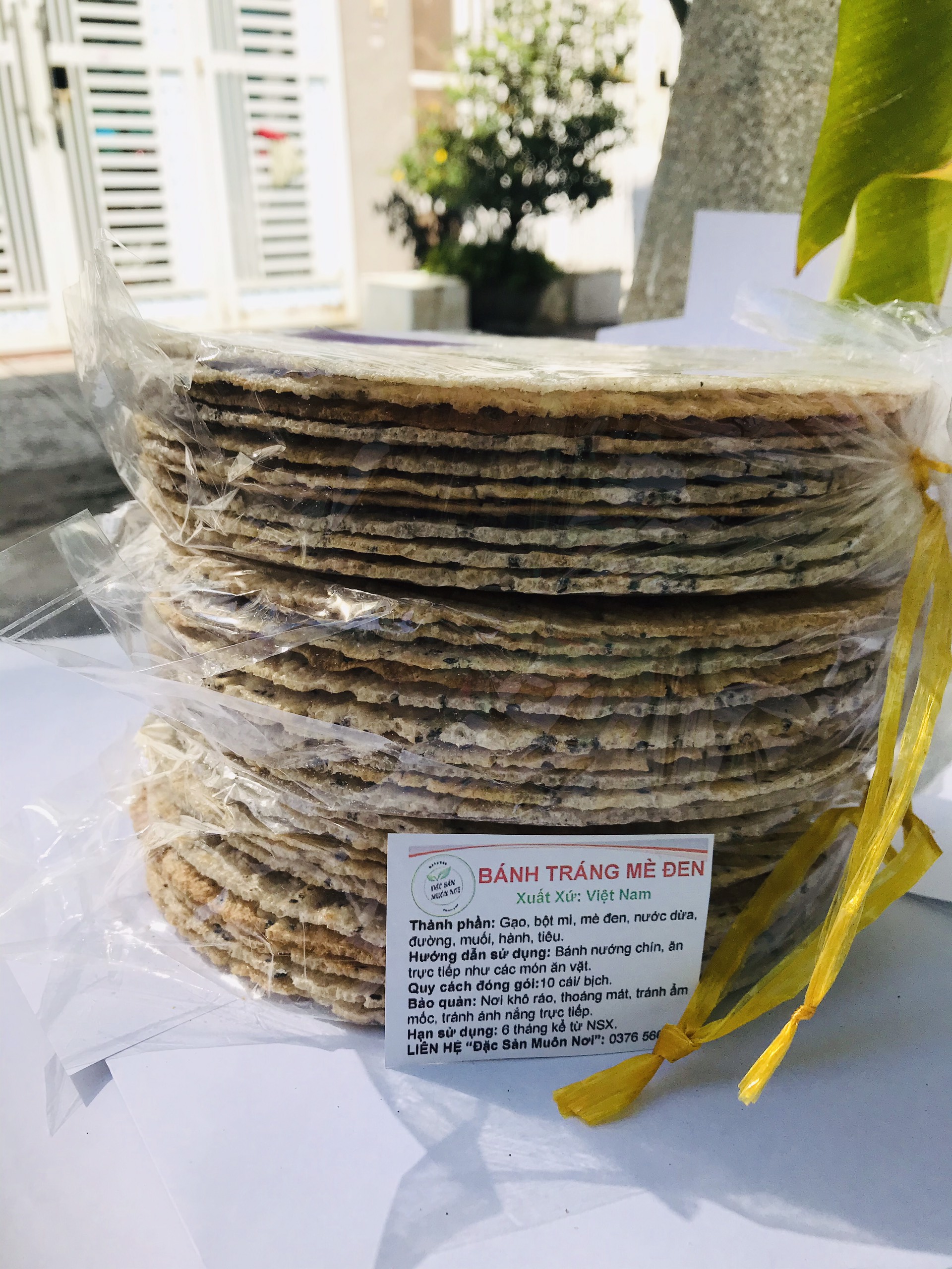 Combo 2 bịch Bánh tráng mè đen nước dừa đặc sản Tây Ninh đã nướng chín (10 cái/bịch - Combo 2 gồm 20 cái) - KT đường kính bánh dài 20cm
