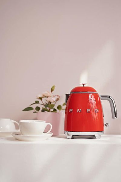 Ấm siêu tốc SMEG KLF05 mini 0,8 lit