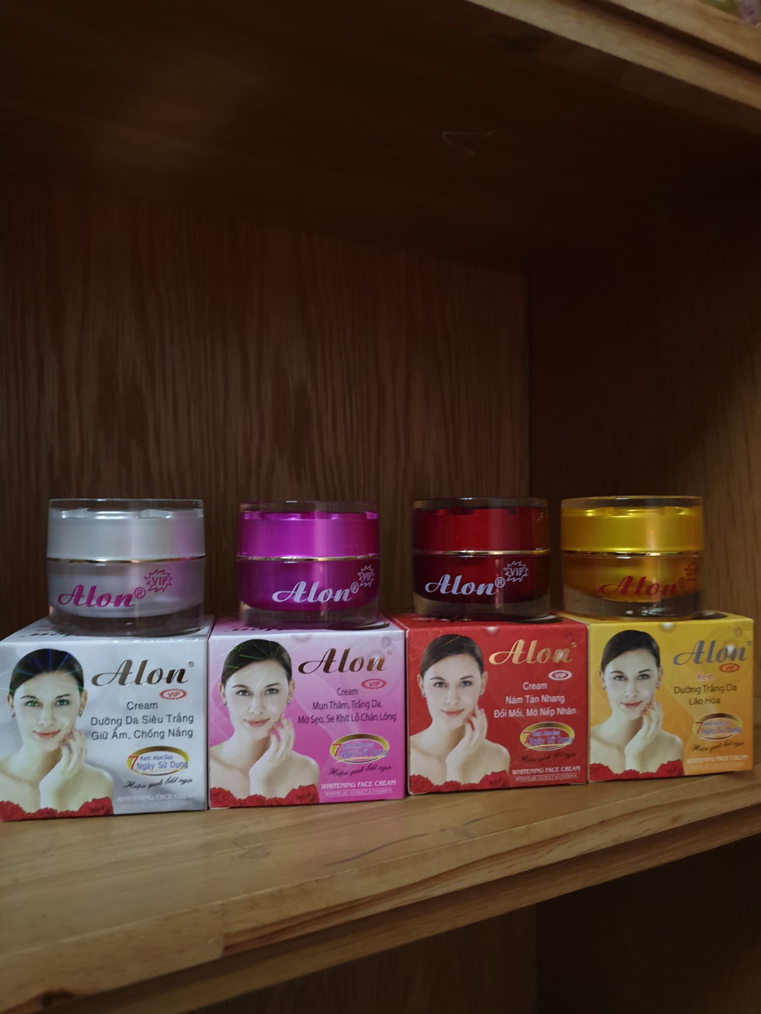 [HCM]Kem alon mụn thâm trắng da 15gr