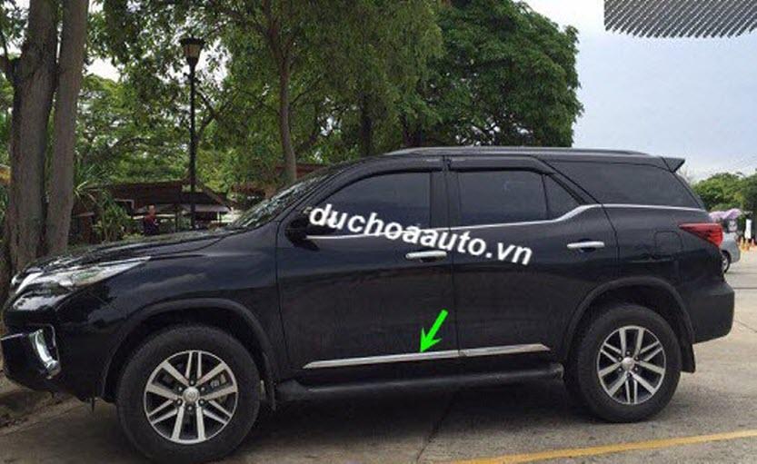 Nẹp sườn hông xe Fortuner 2017-2019