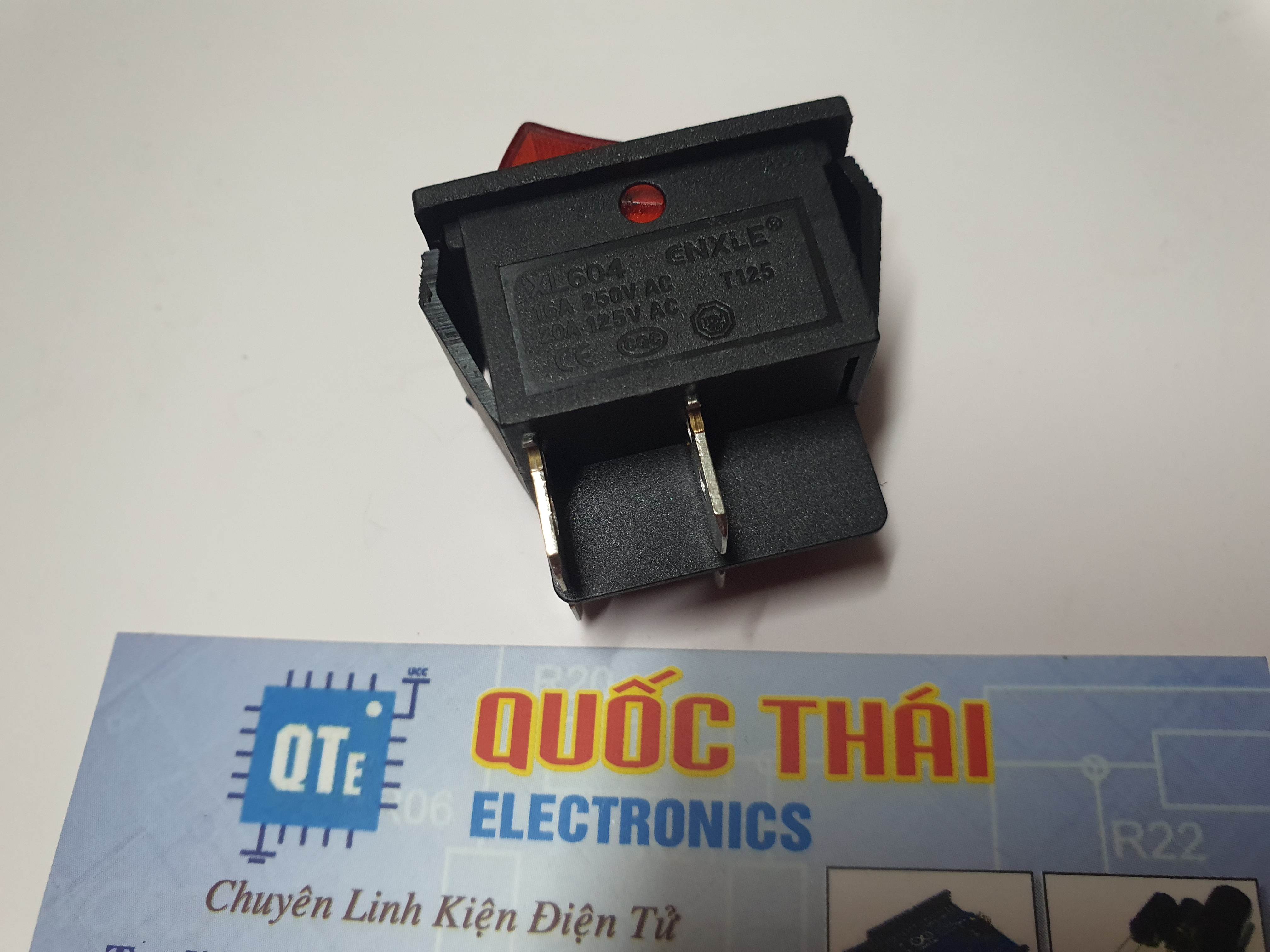 Công tắc 4 chân 15A có đèn (25x30mm)