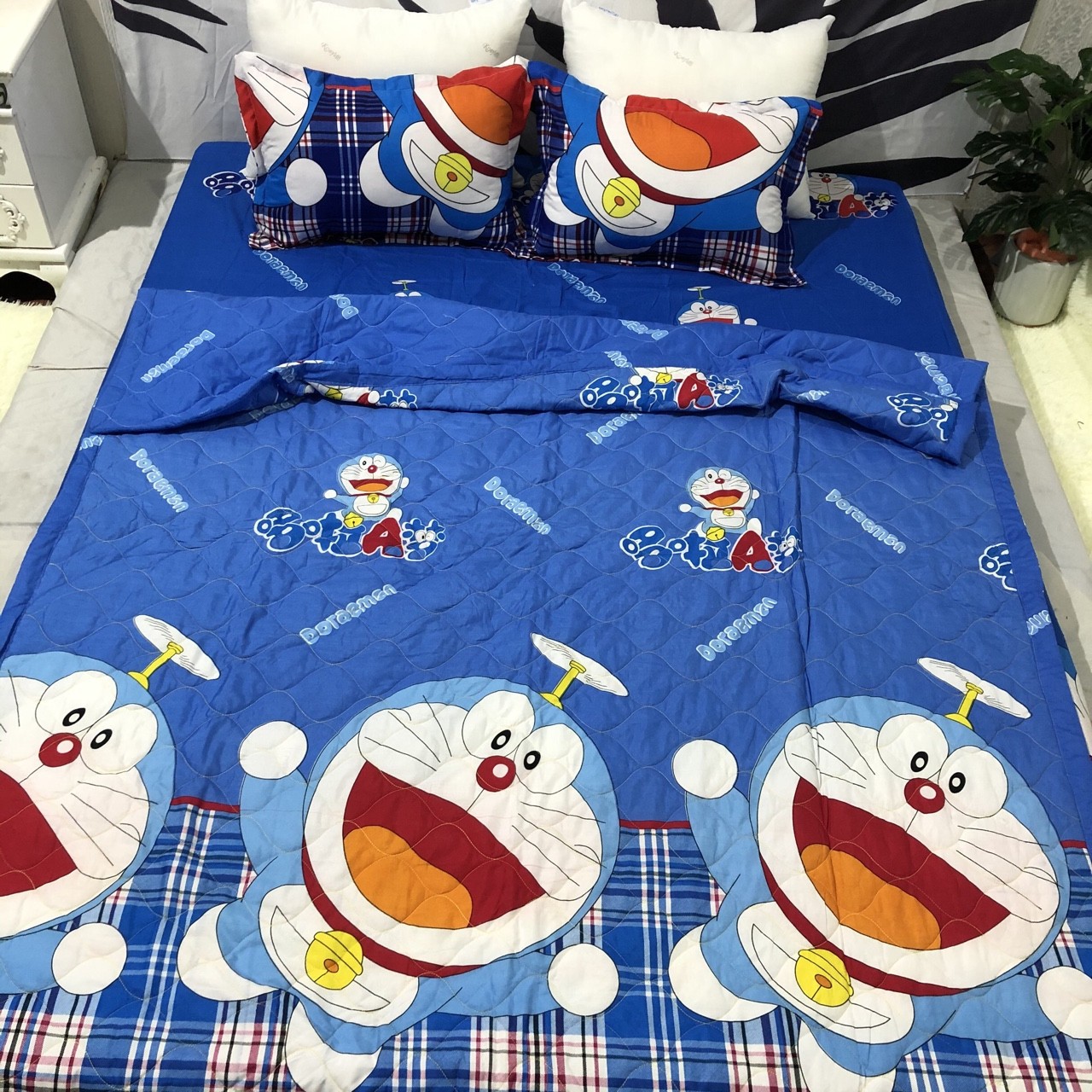 (FreeShip MAX) Set 3 Món Ga Gối Cotton Poly Mẫu Doremon Xanh