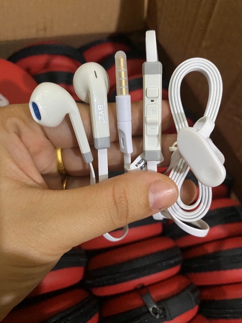 Tai nghe nhét tai BYZ SE825