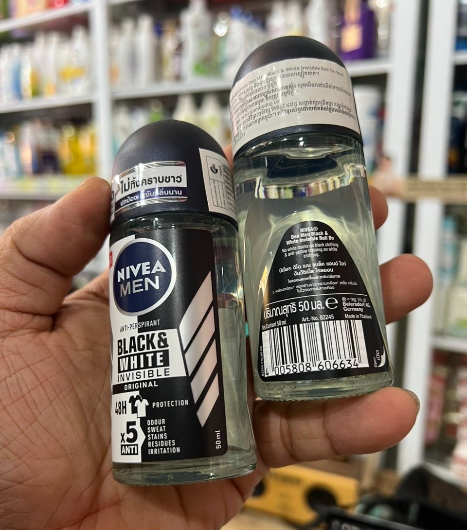Lăn khử mùi Nivea MEN Invisible For Black & White chai 50ml