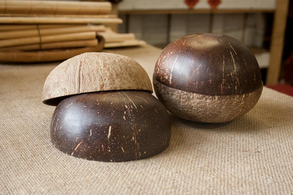 Chén (Bát) Gáo Dừa Tự Nhiên One4One (mài bóng - không ngâm/sơn hóa chất) / Coconut Bowl