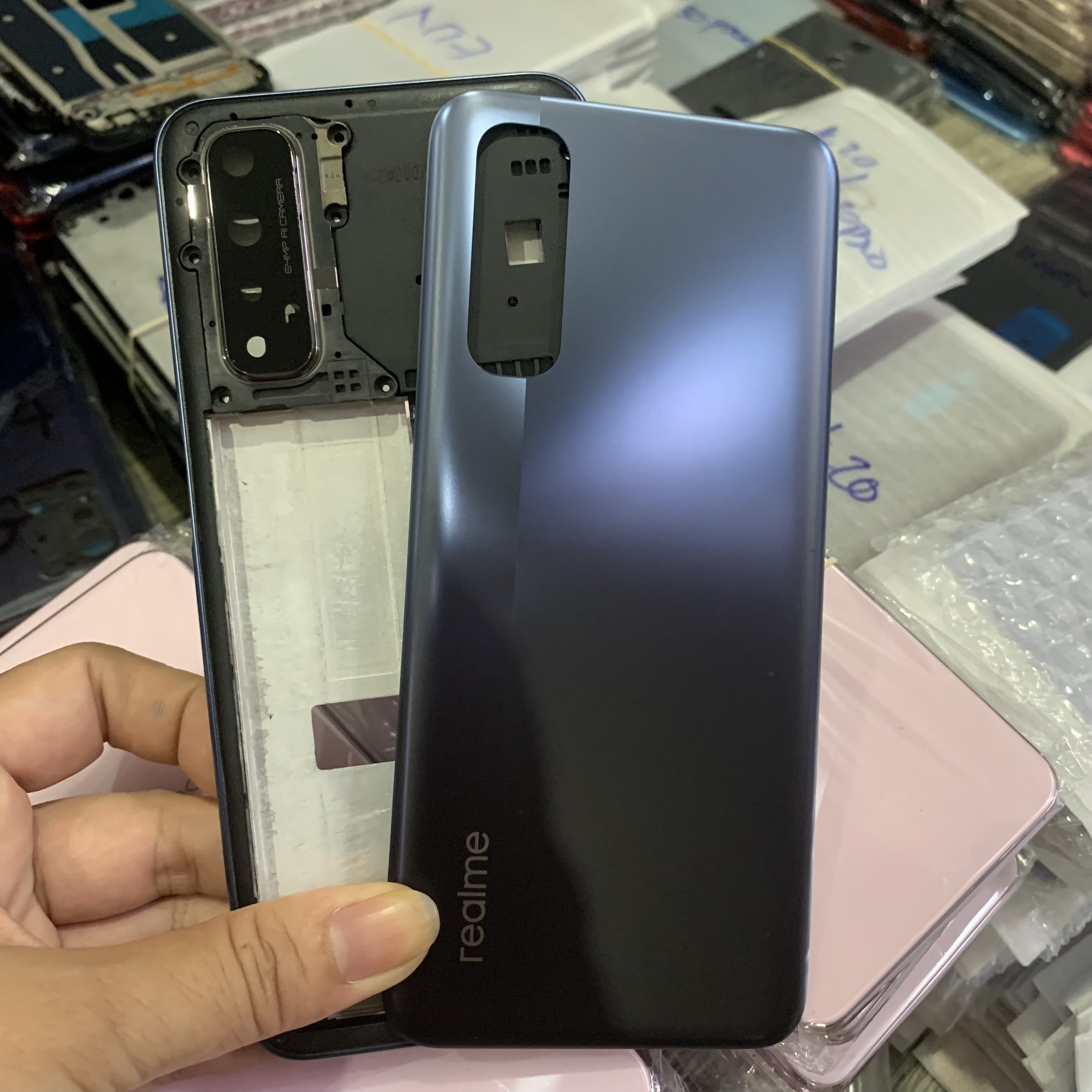 Bộ vỏ realme 7 zin có kính cam ( tặng khe sim)
