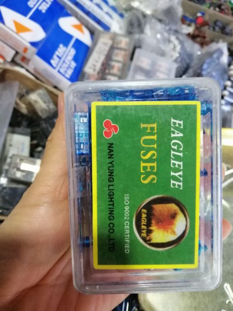 100c Cầu chì oto