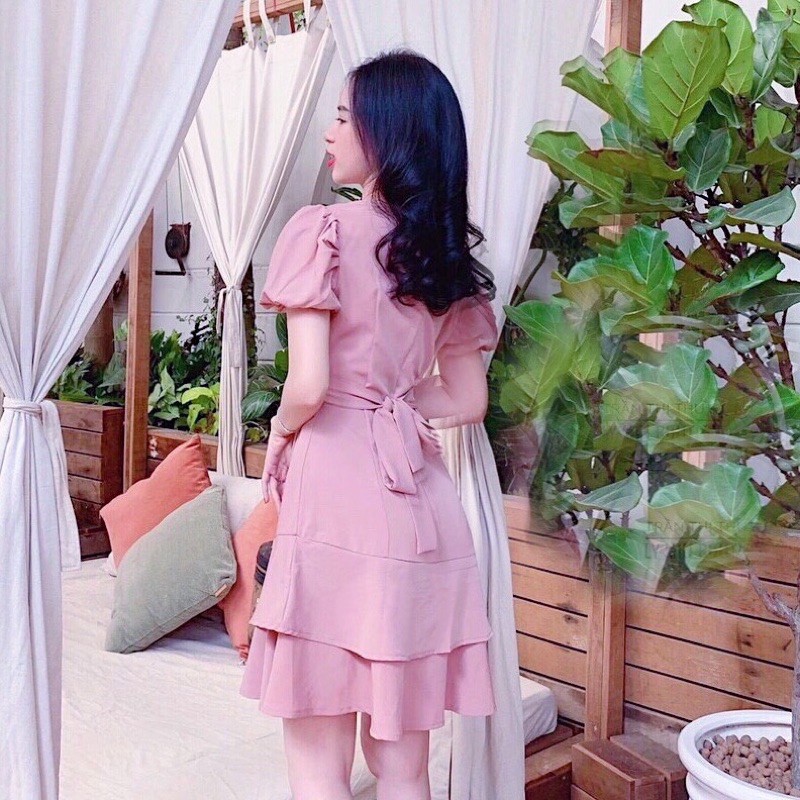 Đầm hồng tầng thắt eo