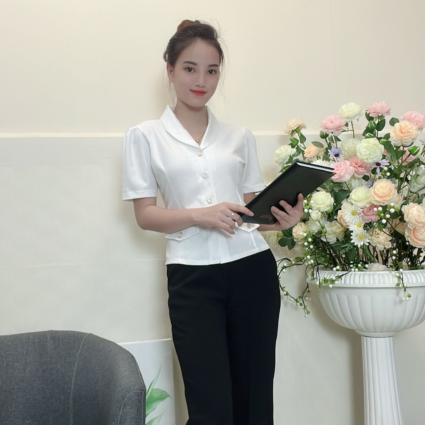 COM2 - [ẢNH VÀ VIDEO TỰ CHỤP] ÁO KIỂU CÔNG SỞ THANH LỊCH