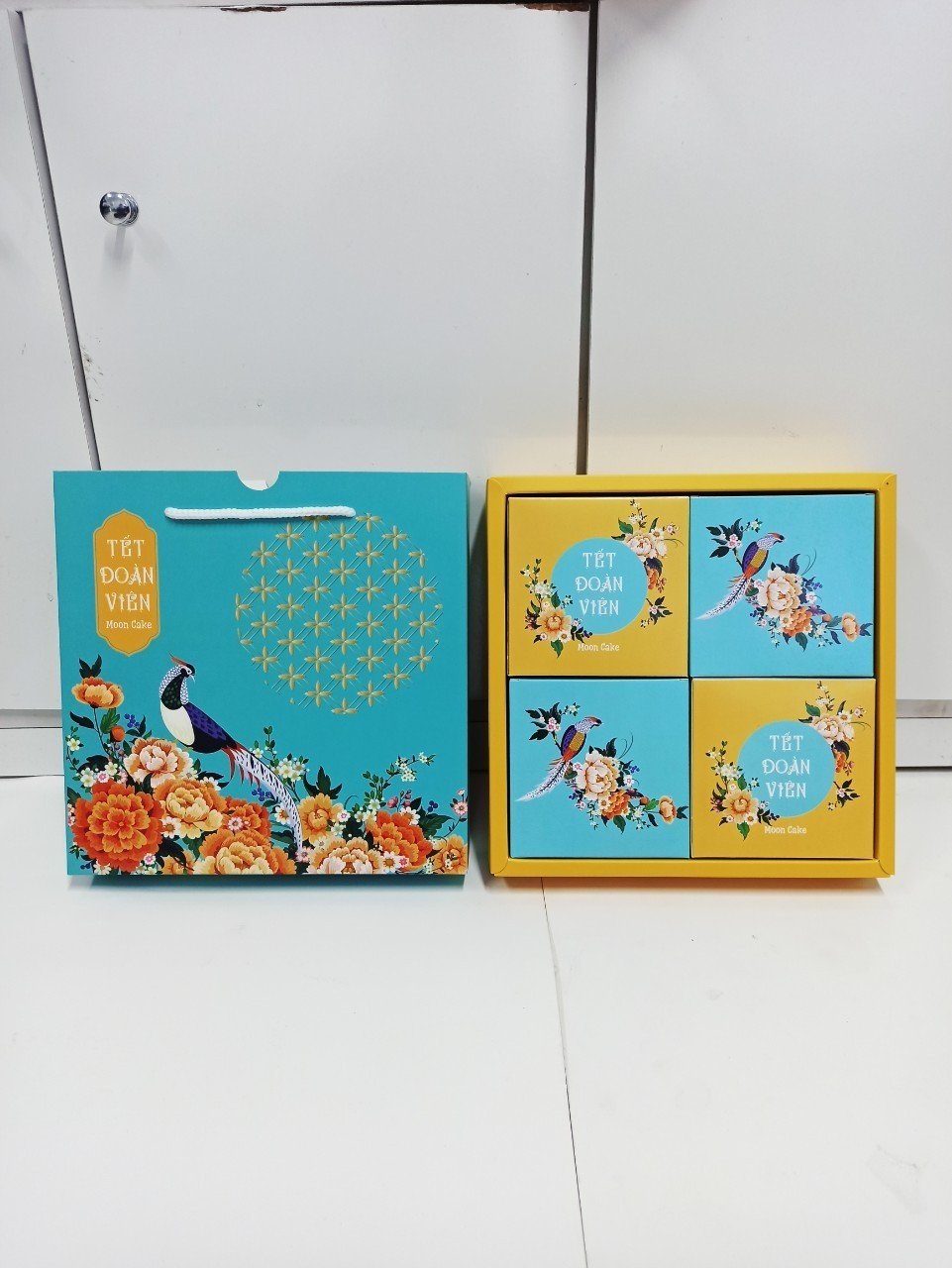 com bo 10 bộ vỏ hộp trung thu 4 bánh