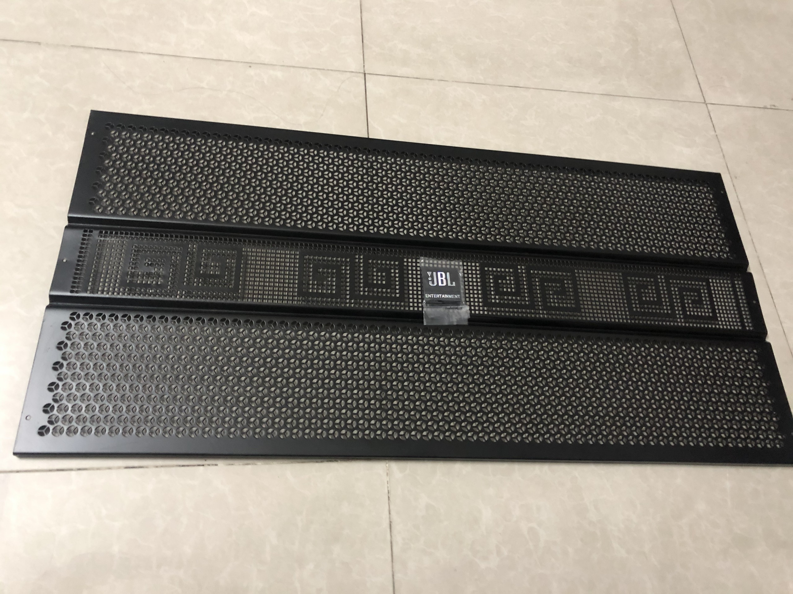 Lưới loa 4 tất đôi 46.5cm x 95.5cm