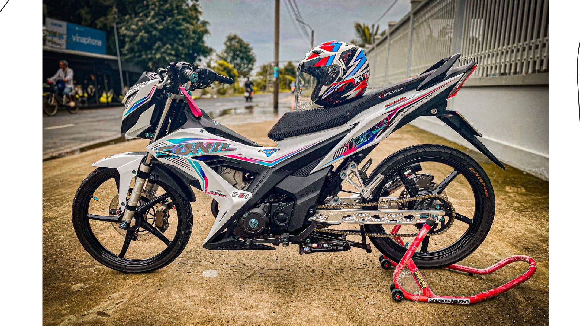 tem rời sonic titan xe trắng