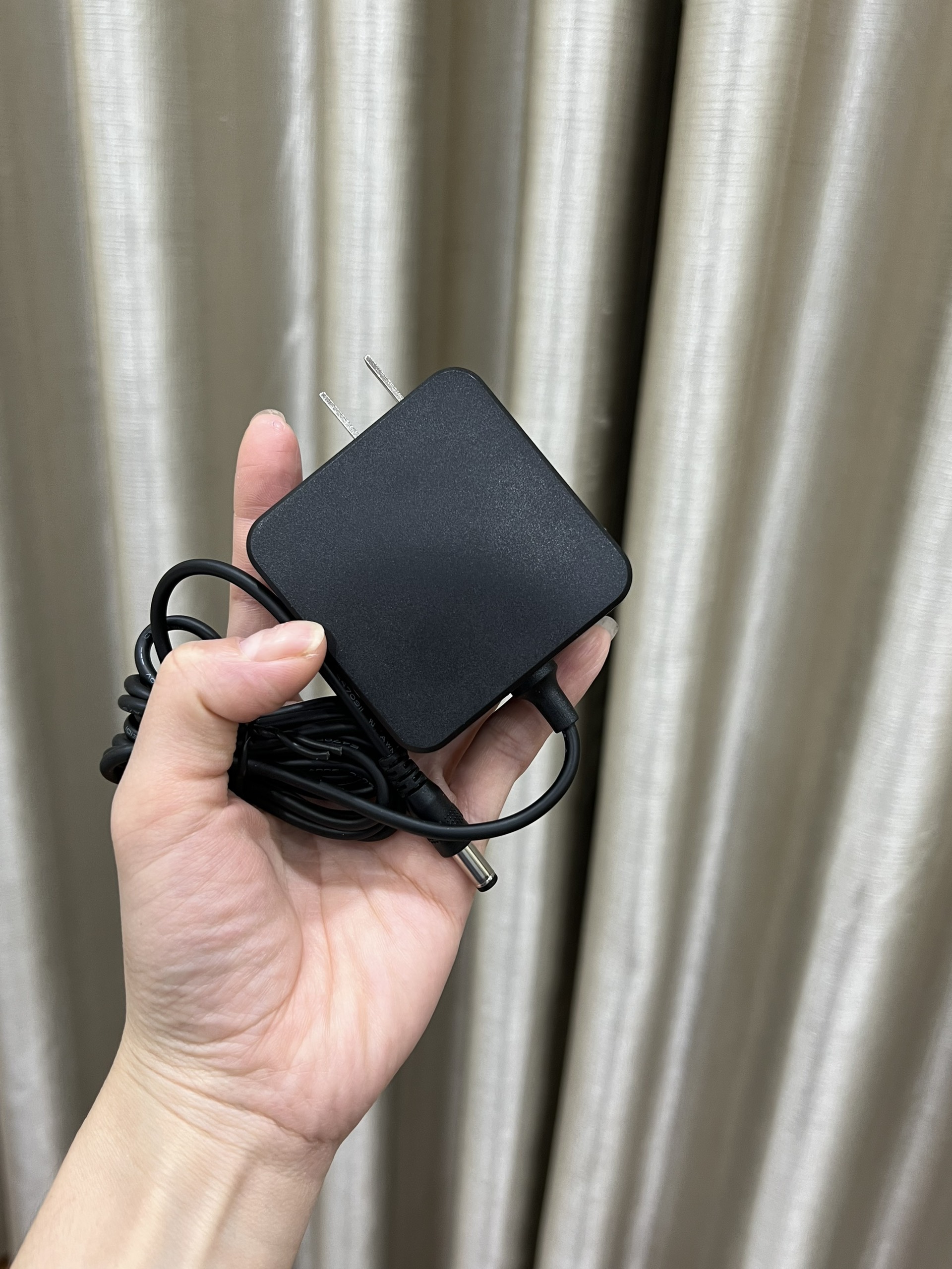 adaptor sạc 22V 2A
