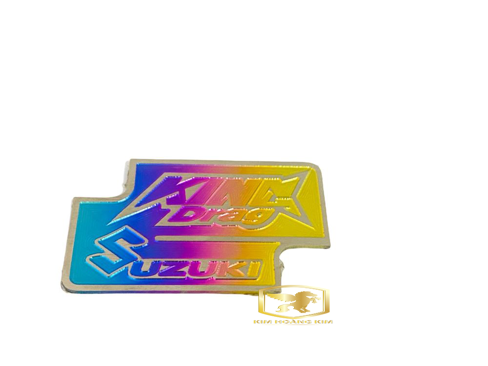 Tem Titanium 3D dán nắp dầu Raider,Satria chữ KINGDRAG