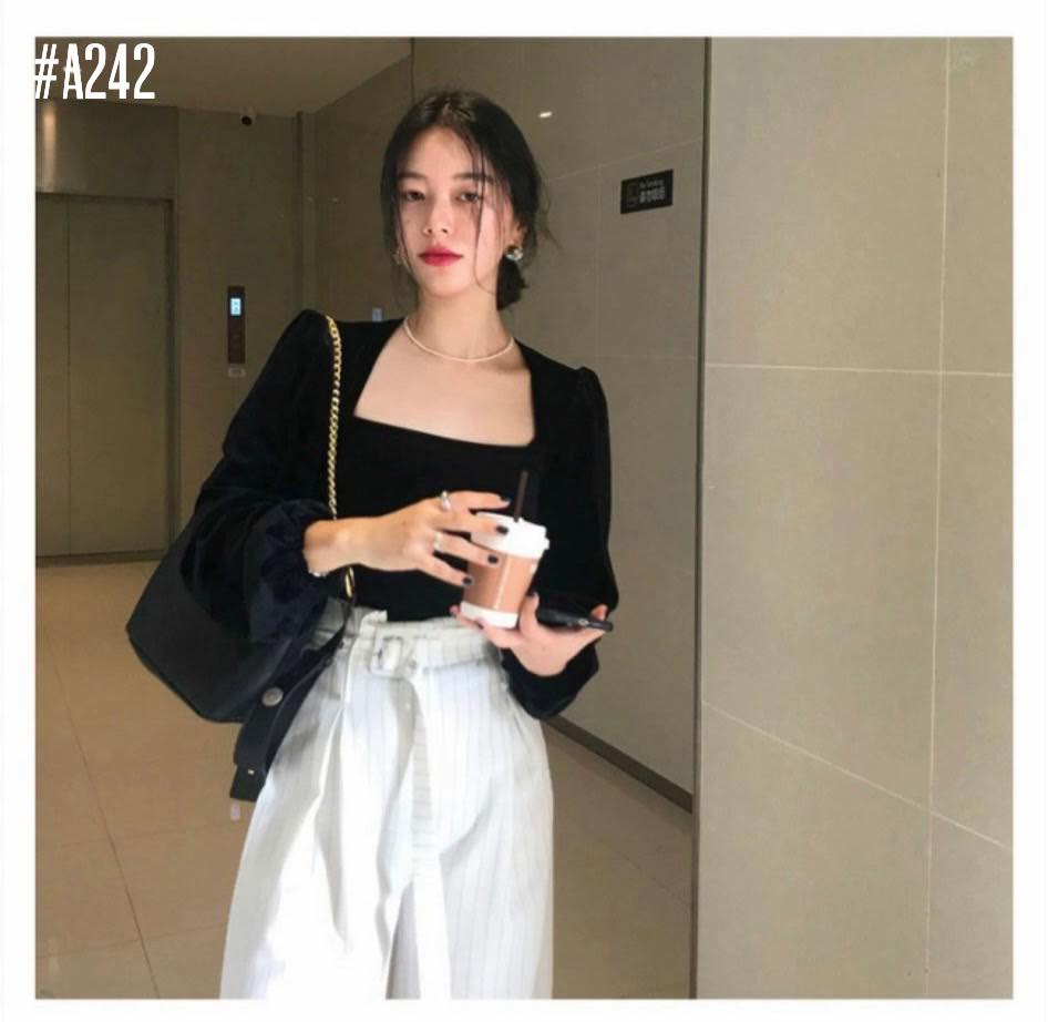 Áo cổ vuông tay phồng dài
