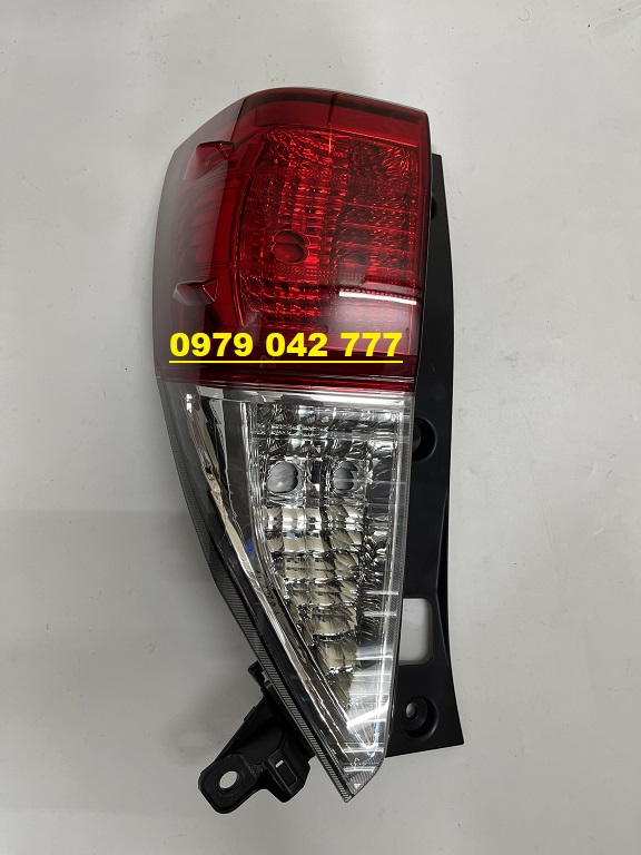 Đèn hậu toyota innova 2018