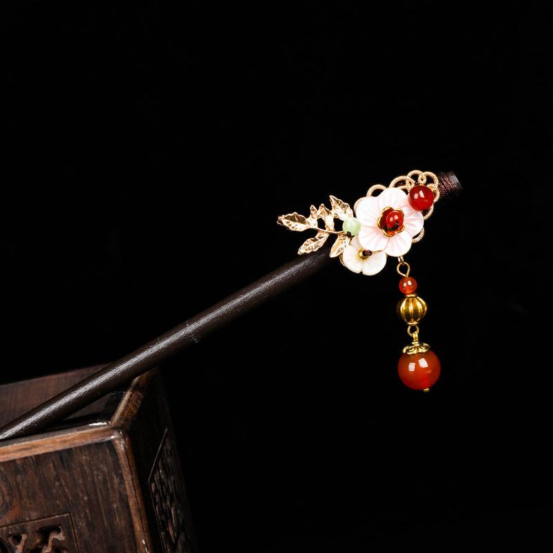 ( nhiều mẫu ) Trâm gỗ cài tóc cổ trang HOA TRẮNG RƠI HẠT ĐỎ