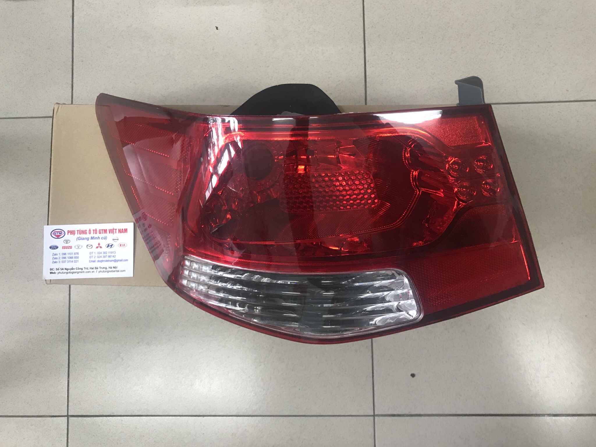 Đèn hậu mảnh ngoài cerato 2009
