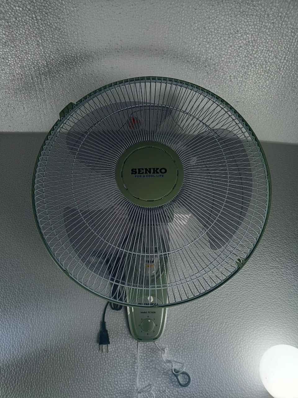 Quạt treo tường Senko TC1626