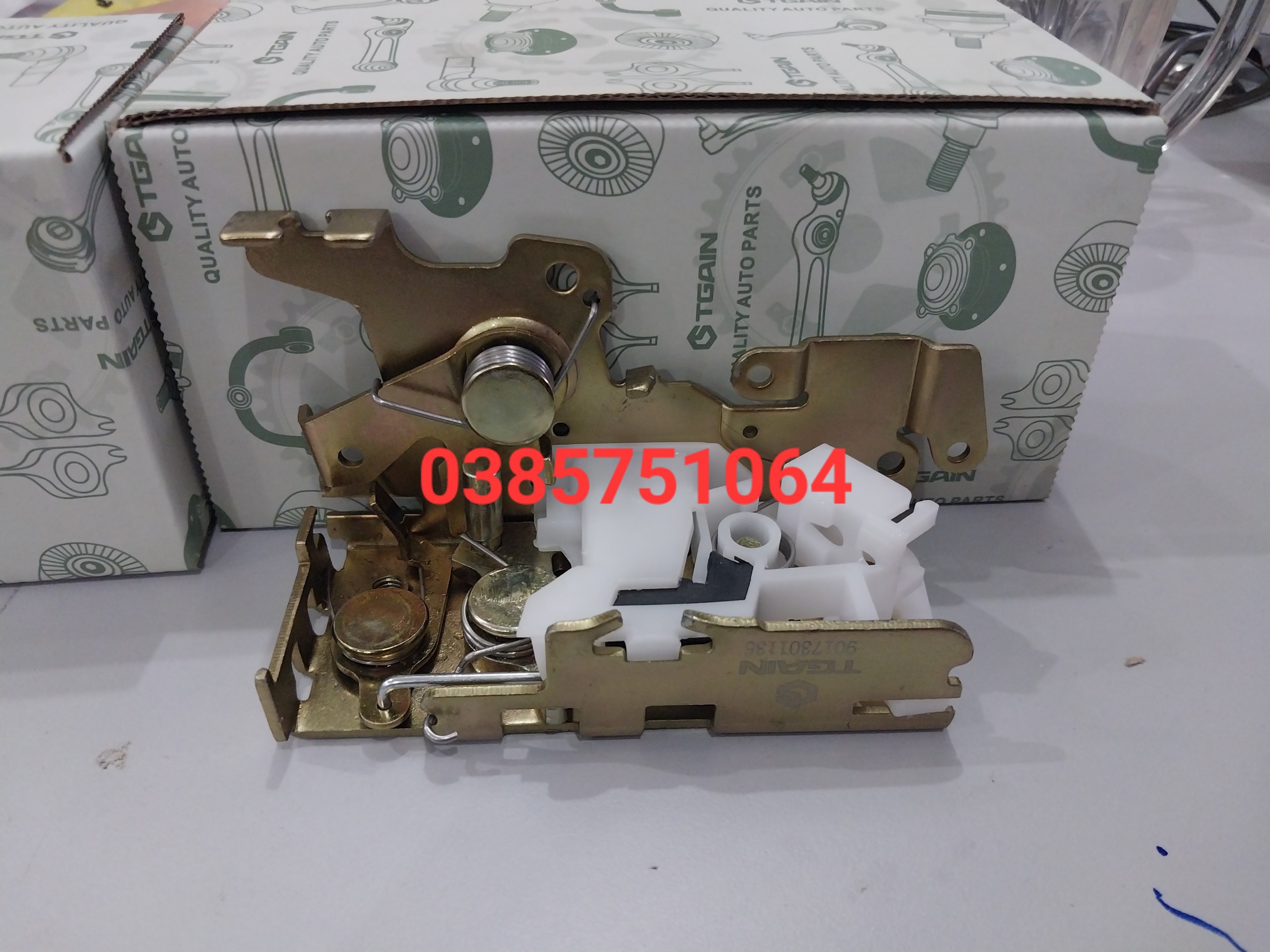 Ổ khóa ngậm cửa lùa xe mercedes sprinter 16 chỗ