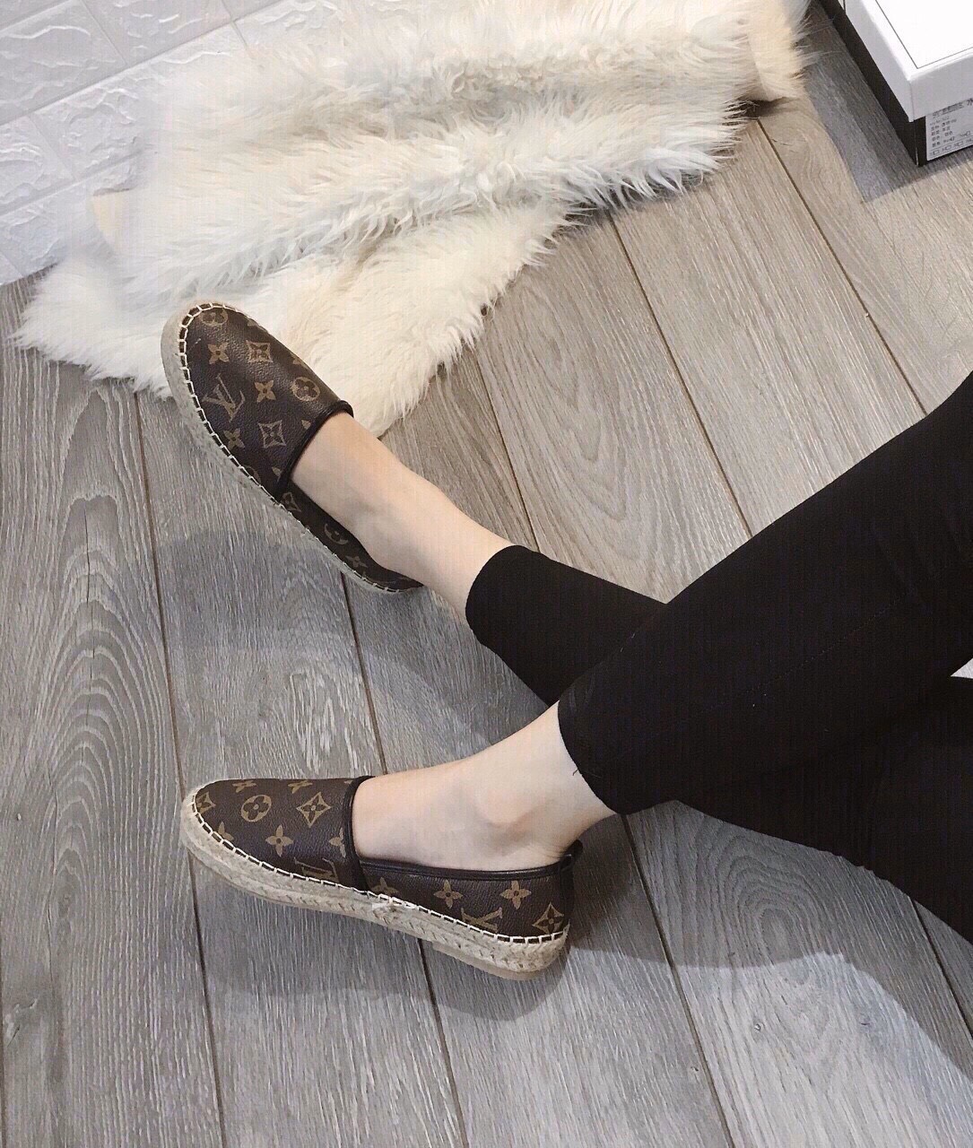 Giày Slip on LV đế cói