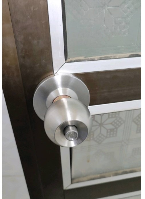 Khóa quả đấm, khóa tay nắm tròn