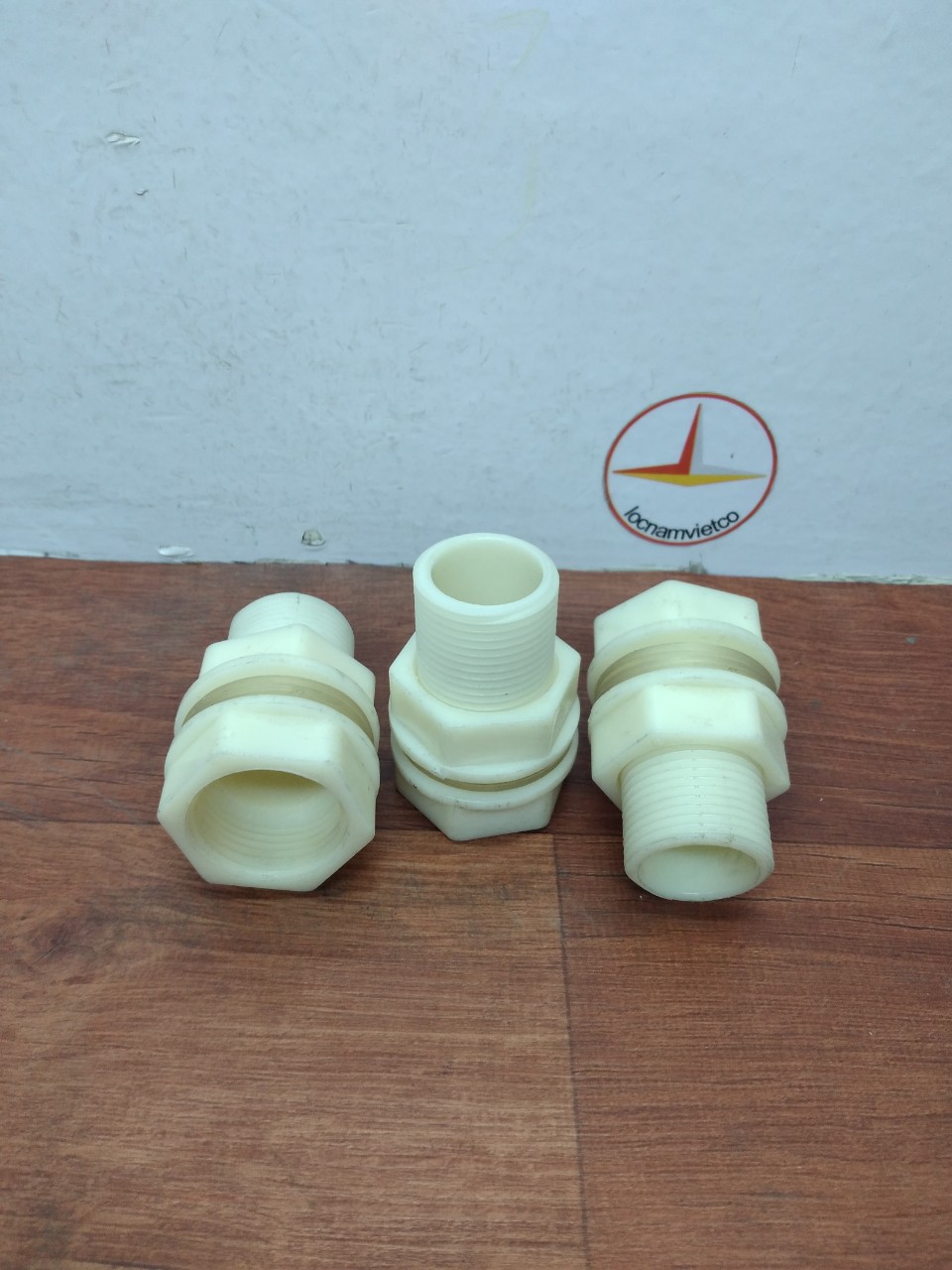 Ốc siết bồn nước phi 34 (1 bộ)