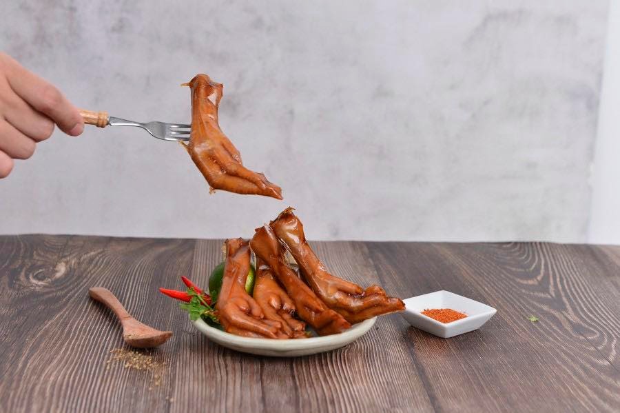 Chân gà chua cay TAP FOOD