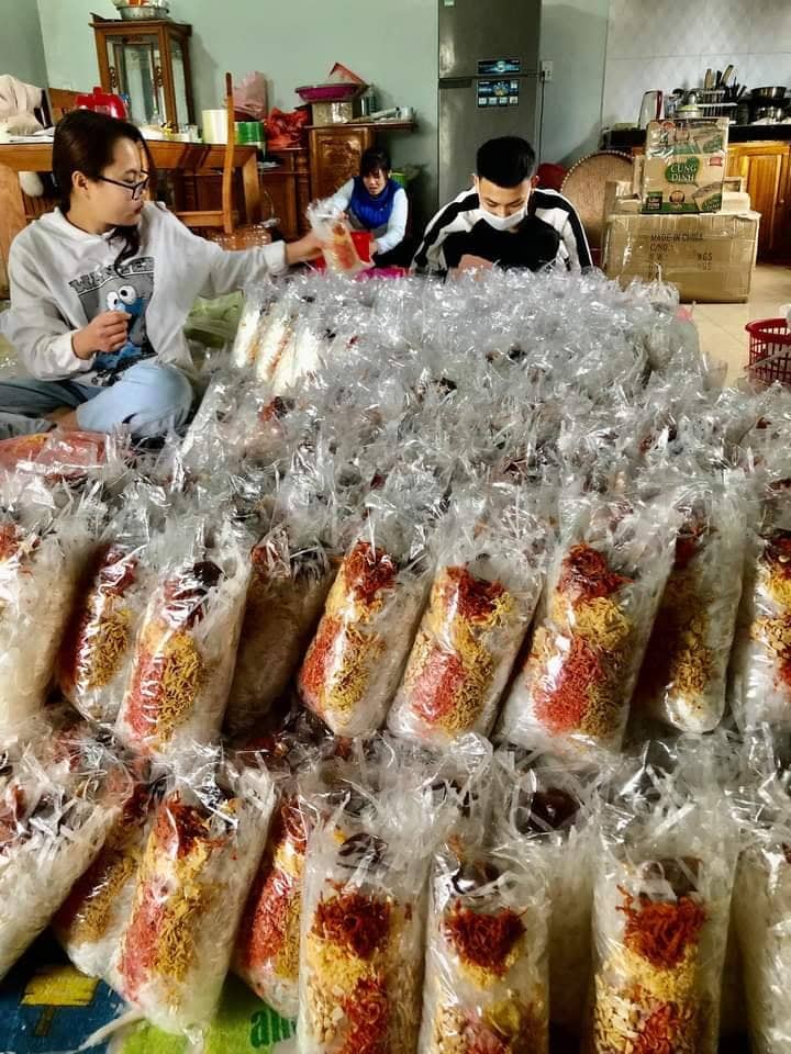 1 bịch bánh tráng trộn thập cẩm satế shop Chibi
