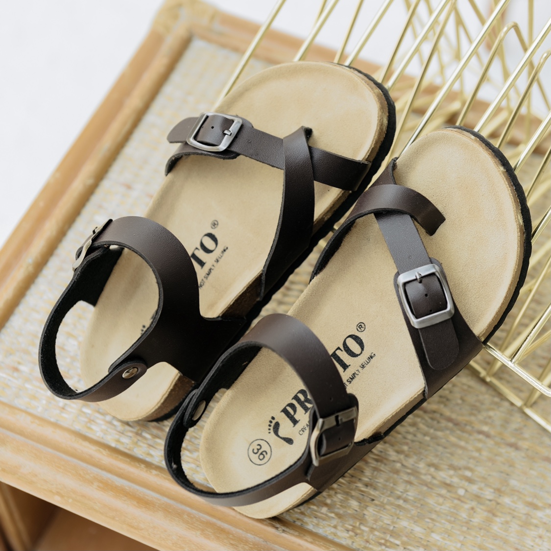 Da bòCó bảo hành Giày Sandal Nam Nữ PRESTO Xỏ Ngón Thời Trang Da Bò nâu