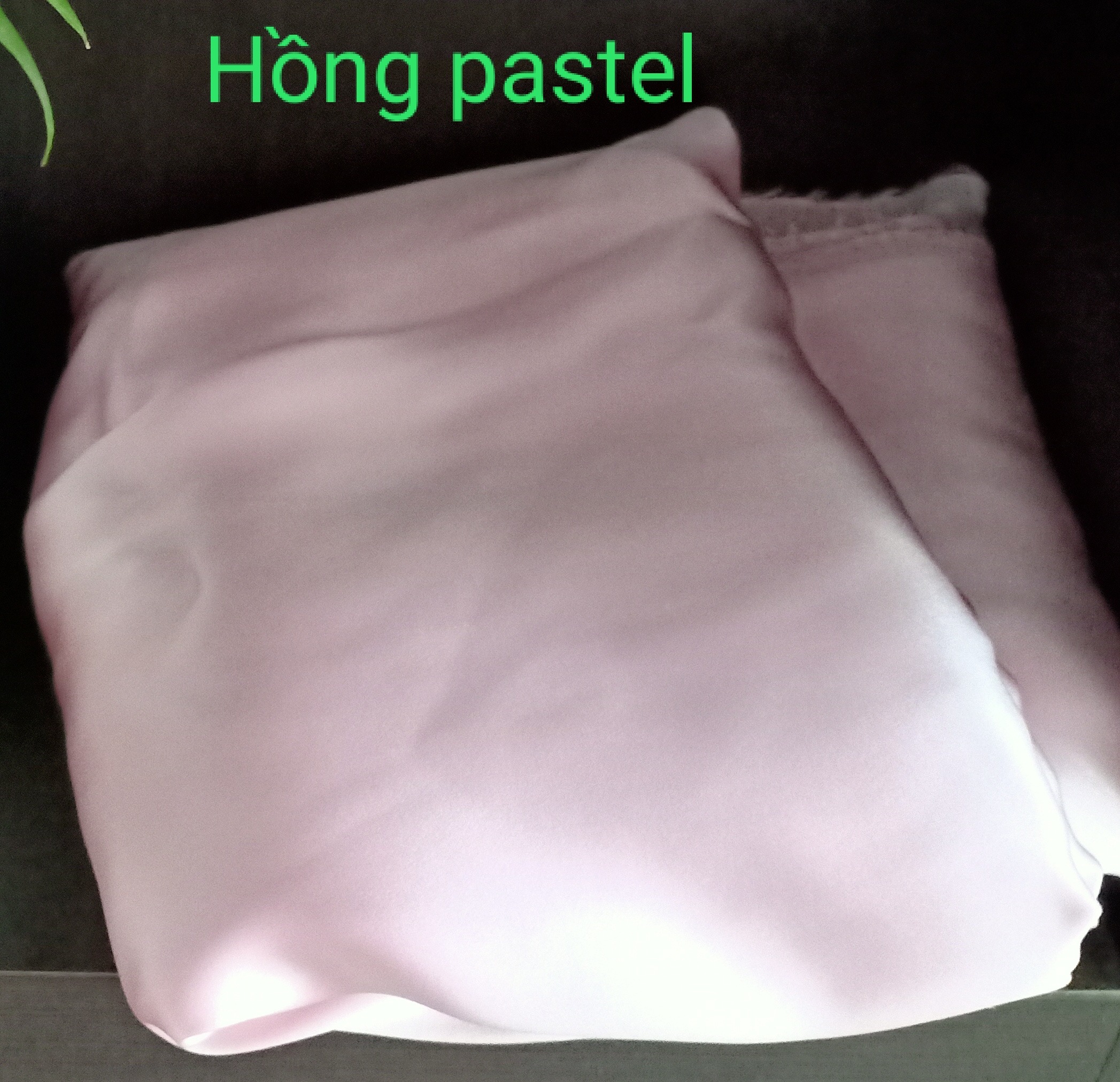 Vải lụa tơ tằm thượng hạng cho trang phục dân tộc