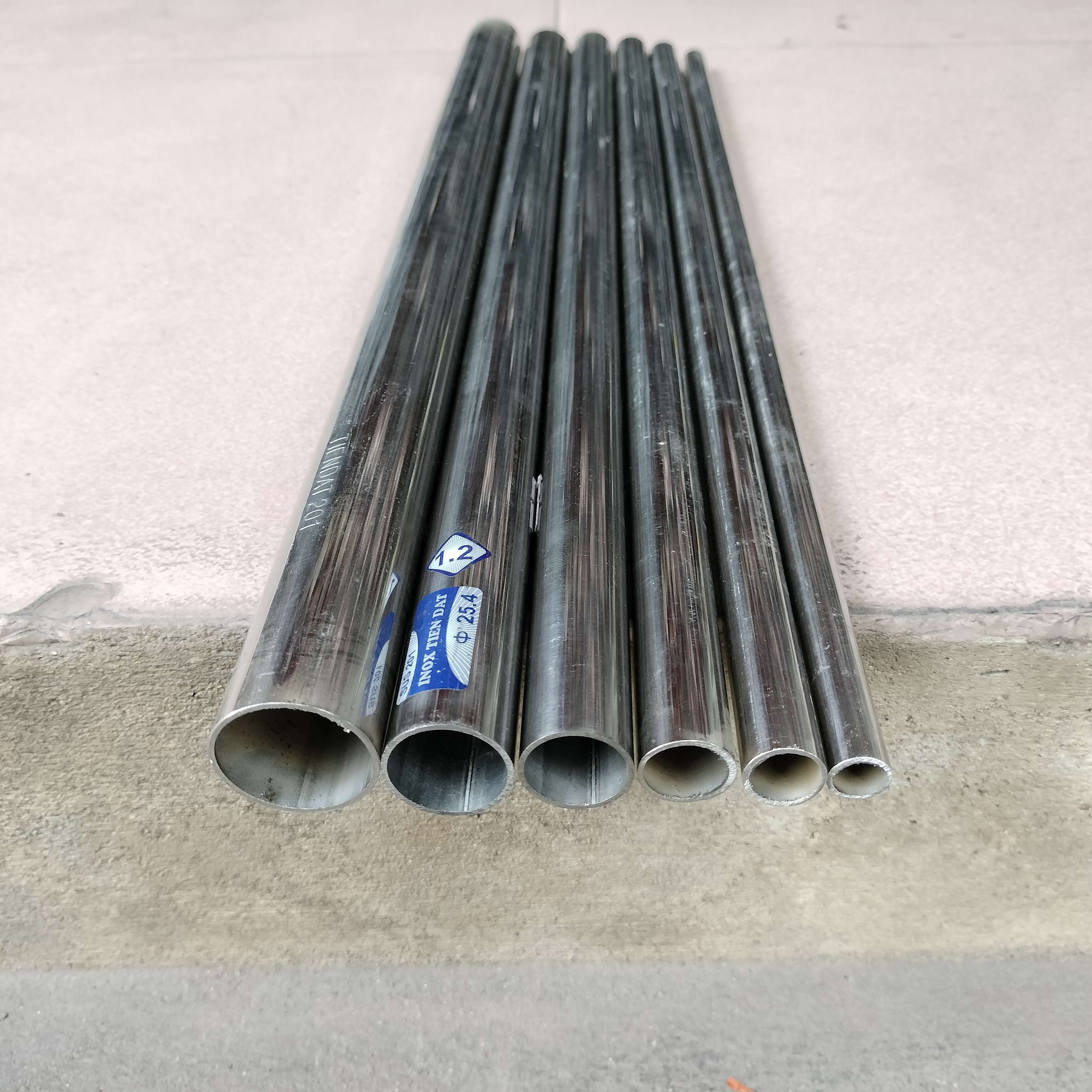 Ống tròn Inox 201 phi 12.7, 16, 19, 22, 25, 32mm (dài 0.5m/1m/1.2m)
