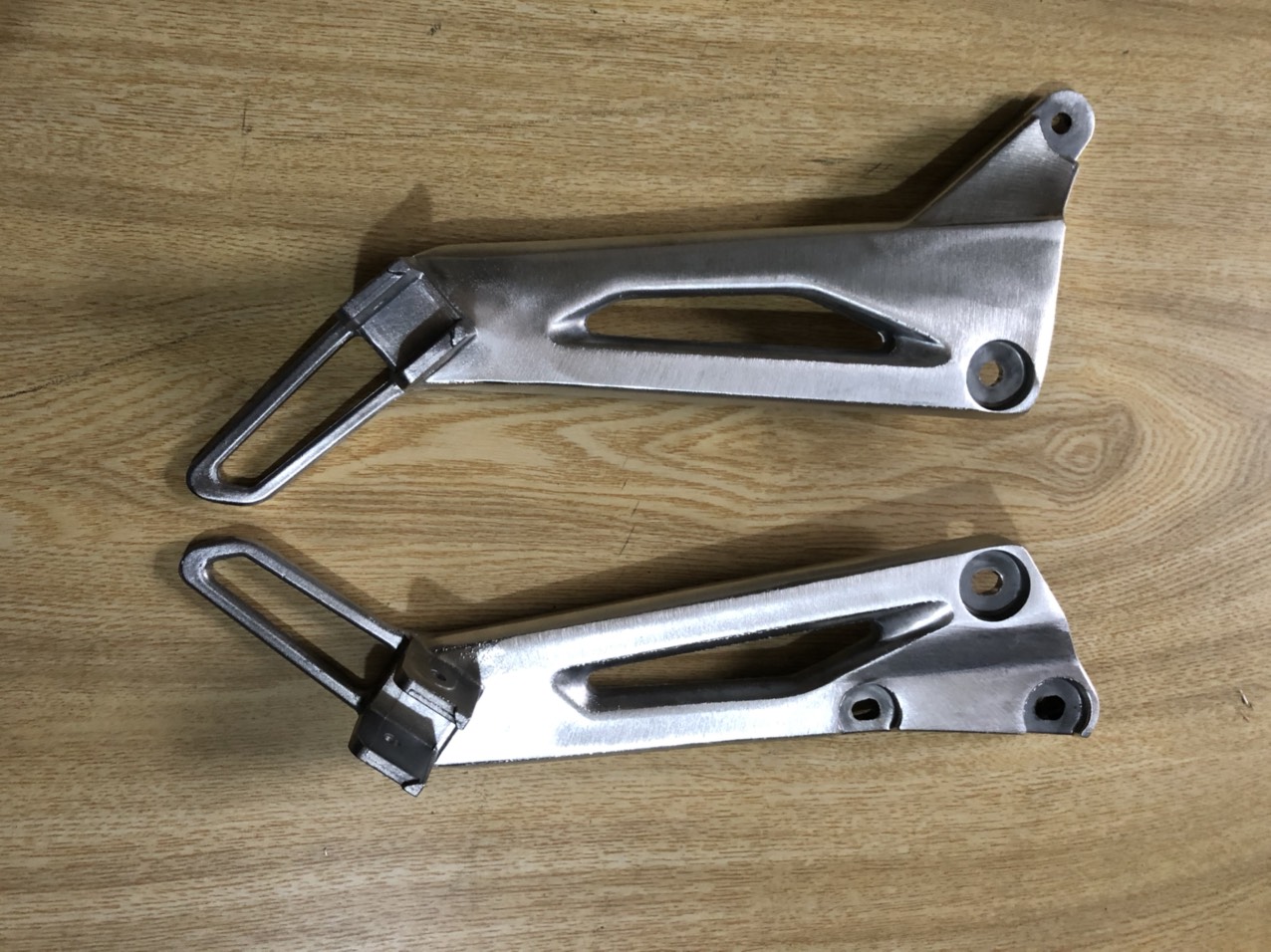 BÁT GÁC CHÂN (BGC) NHÔM DREAM SUPER DREAM GẮN LÊN ZIN THEO XE KHÔNG CHẾ CHÁO