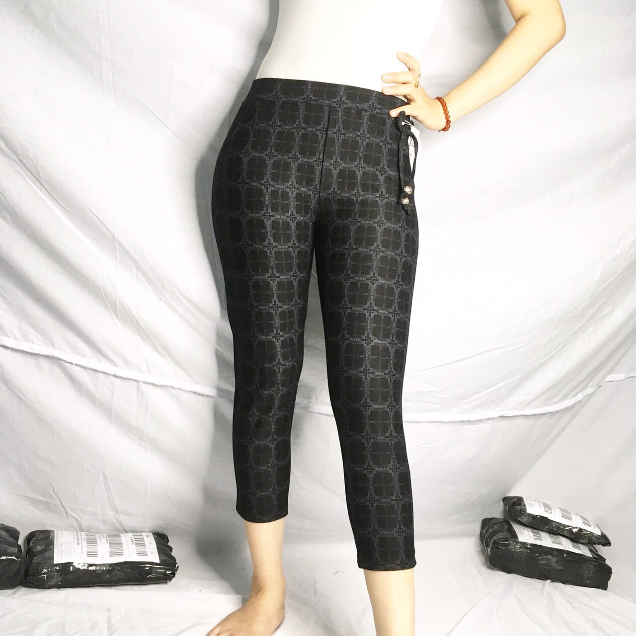[HCM]Quần karo lửng lưng thun hàn quốc size 40-65kg (khách coi phần mô tả dùm shop nhé)