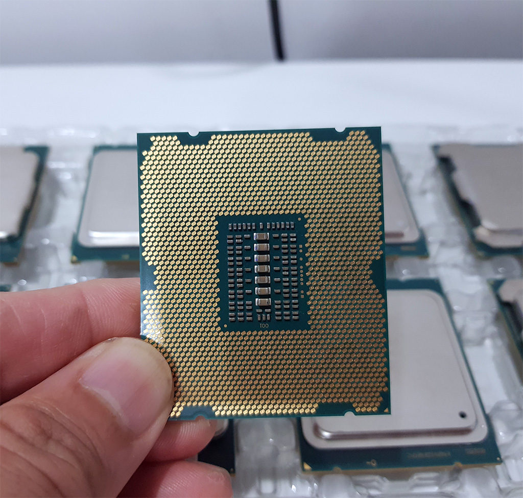 CPU INTEL XEON E5 2667V2 (8C/16T, 25M CACHE, 3.3GHZ TURBO 4.0GHZ) SOCKET 2011. Bảo hành 12T