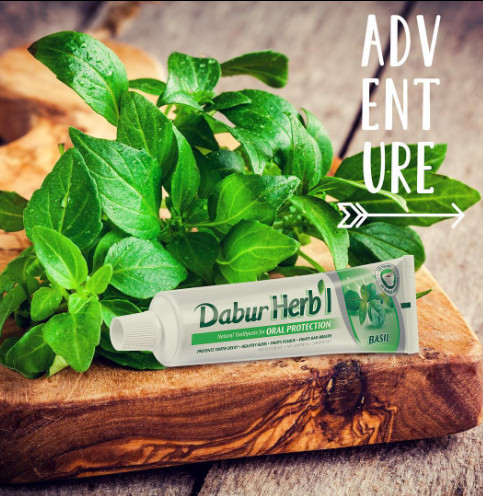 Kem đánh răng húng quế Dabur Herbal Toothpaste with Basil 155g