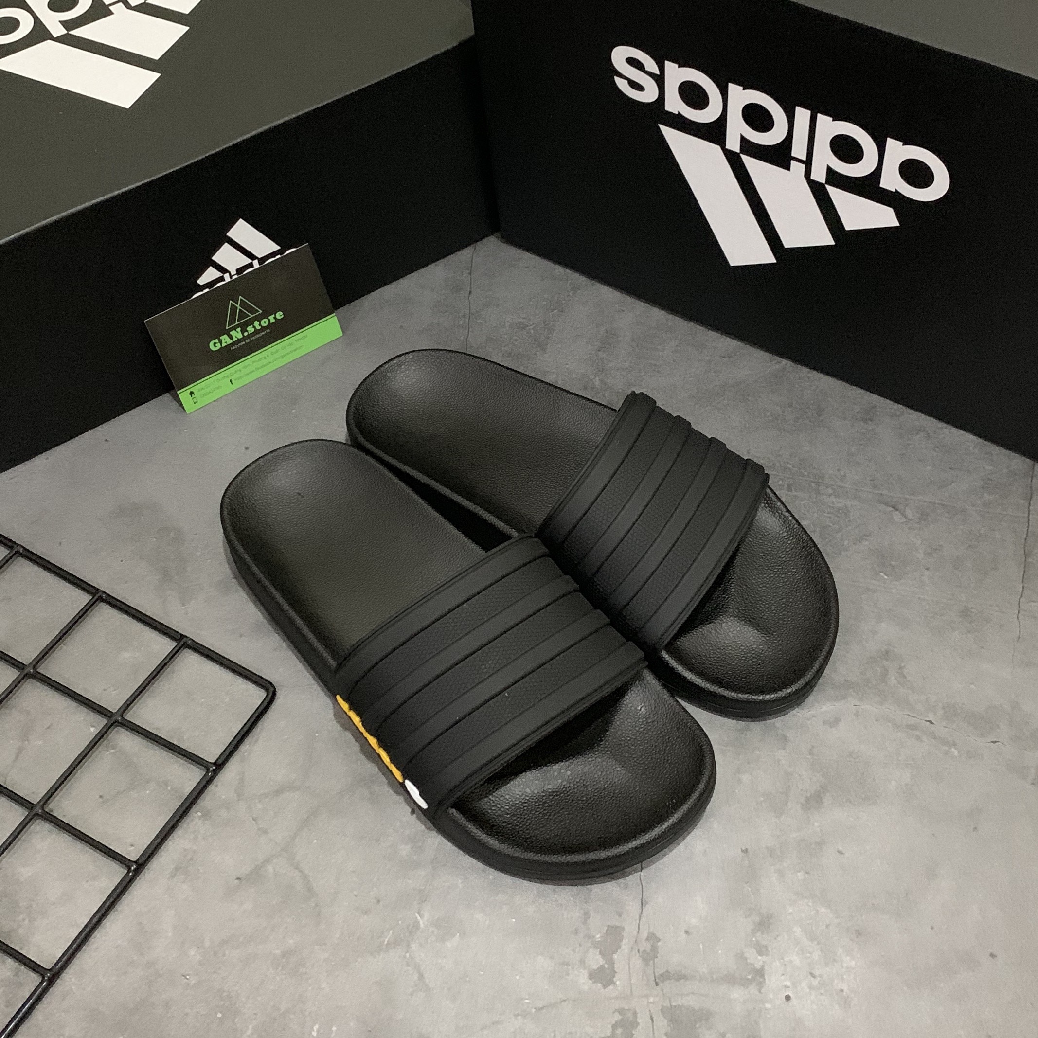 DÉP ADIDAS BÁNH MÌ ADILETTE ĐEN - DÉP FULL BOX