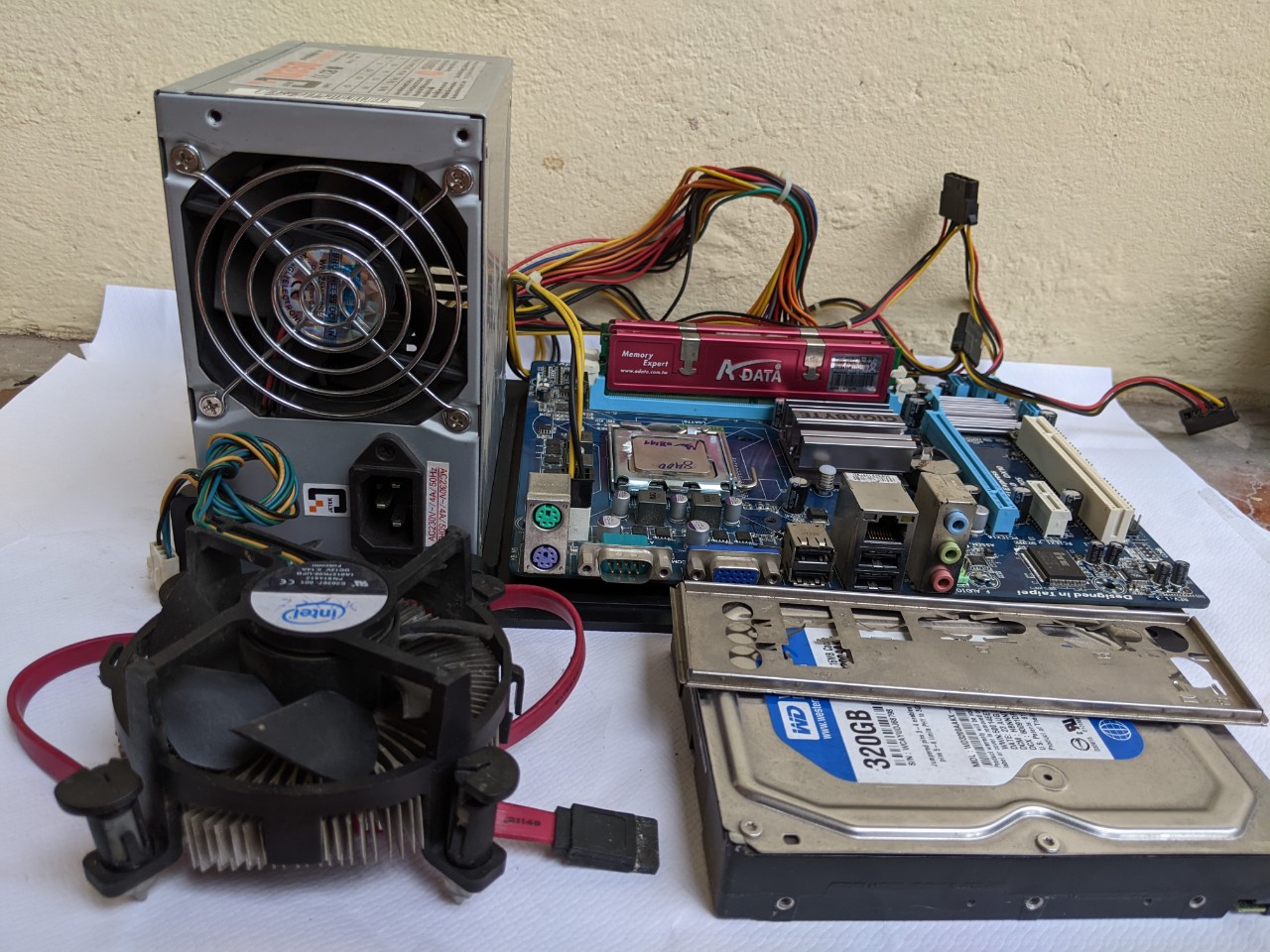 Combo main h61, ram , chip core i, ổ, nguồn ( full 1 bộ, sẵn win)
