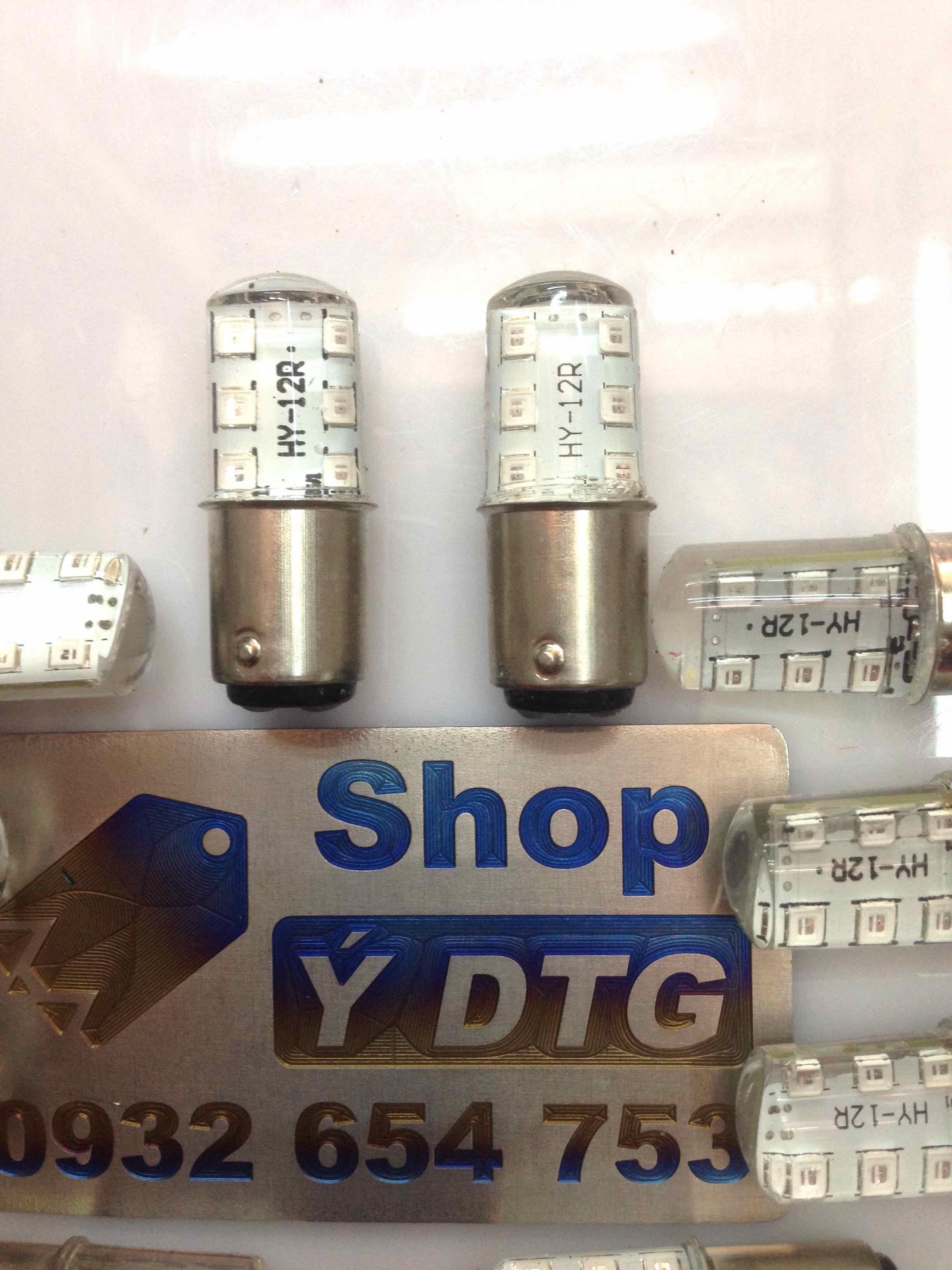 F1 Tail Light Bulb Flashes