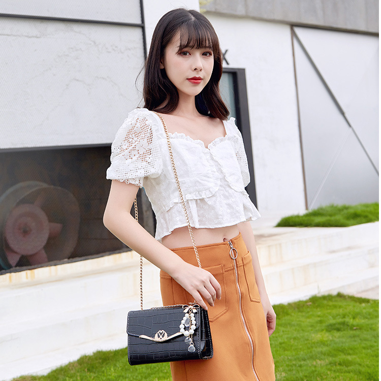 Túi Đeo Chéo Vân Cá Sấu T42 Đen