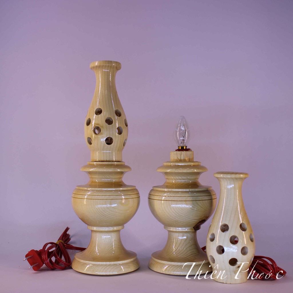 Đèn Gỗ - 2 Cây Đèn Bàn Thờ Gỗ Thấp 26cm