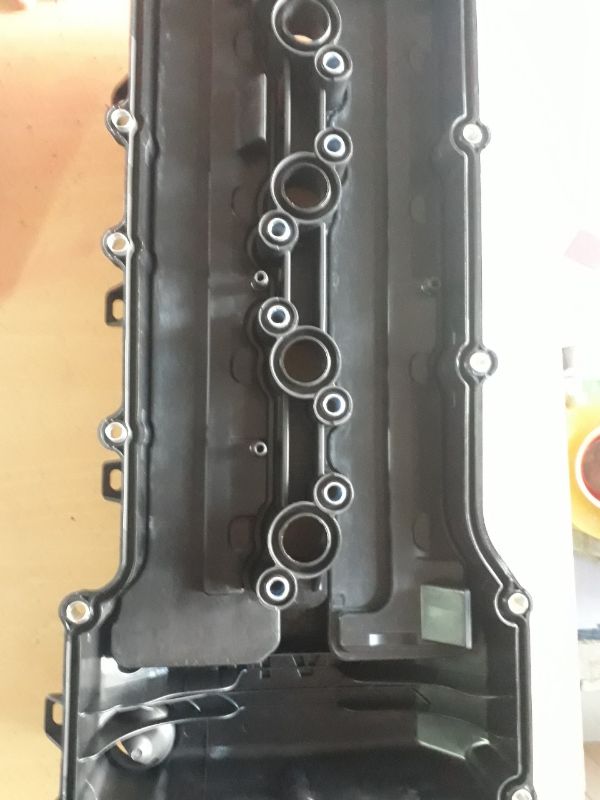 Nắp dàn cò Toyota Innova