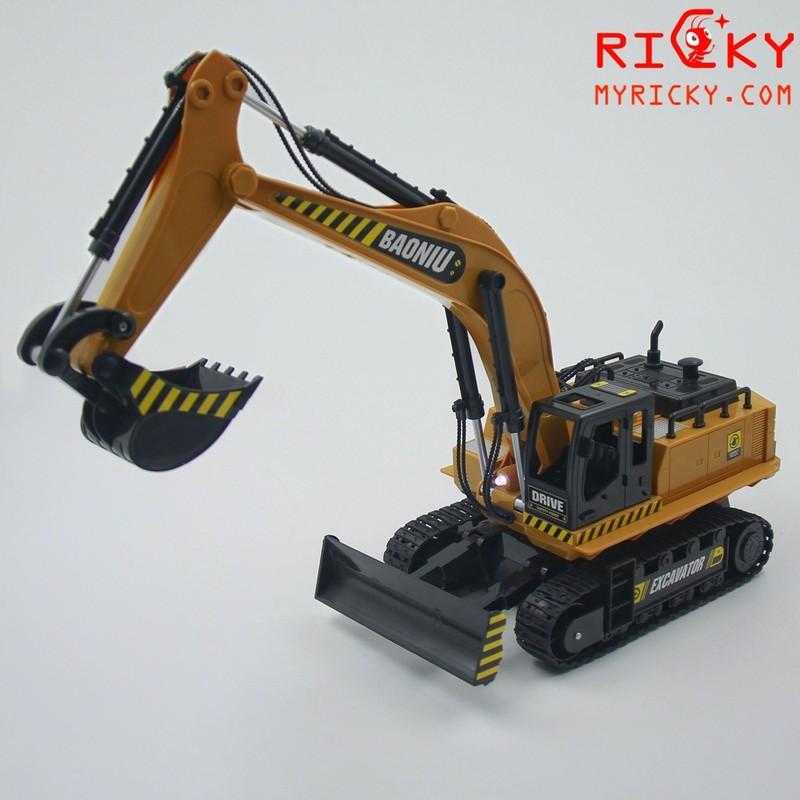 [HCM]Xe Múc Bánh Xích Cỡ Lớn - Pin Sạc - 11 Kênh - Nhiều Chức Năng