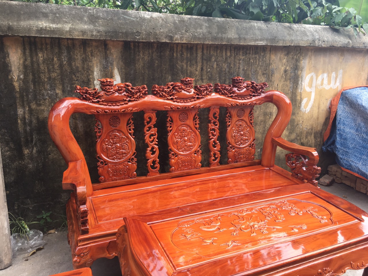 Bộ bàn ghế Nghê 3 Đầu gỗ xà cừ
