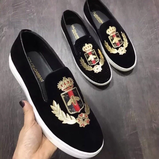 giày lười dáng slipon logo dán chăc chắn nổi bật