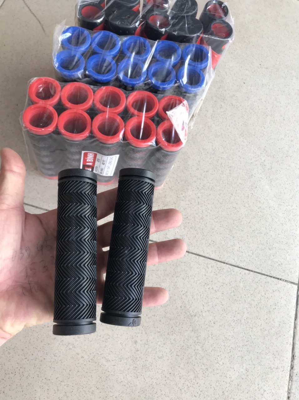 Bộ bọc tay nắm xe đạp xe máy a bính loại tốt